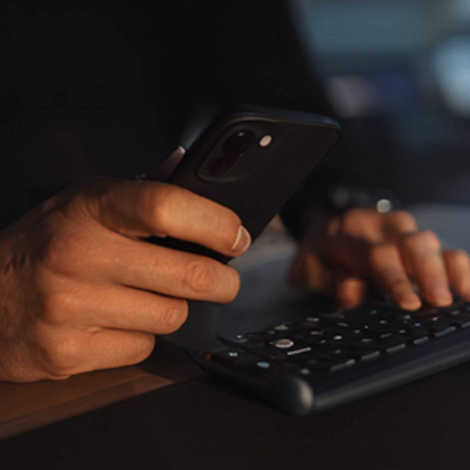 dolor de muñeca por celular